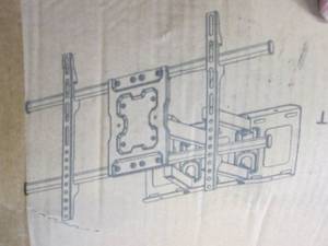 lot 291 image: (RM4) Large Full-Motion TV Wall Mou...