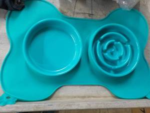 2 Pet Food Rain Bowls...
