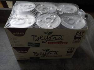 24 Cans Purina Beyond Cat Food...