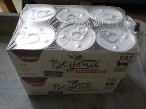 24 Cans Purina Beyond Cat Food...