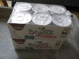 24 Cans Purina Beyond Cat Food...