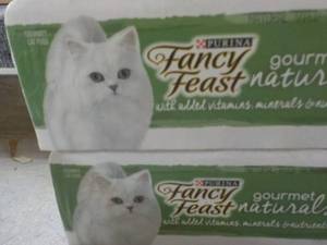 24 Cans Purina Fancy Feast Cat Food...
