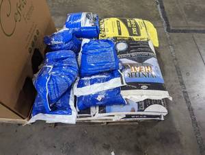 lot 286 image: Pallet of Salt Bags
