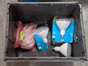 lot 300 image: Bin of Customer Returns