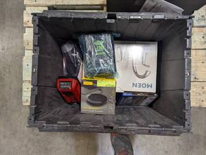 lot 301 image: Bin of Customer Returns
