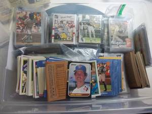 Appox. 1500 Mixed Years & Makes Baseball Cards