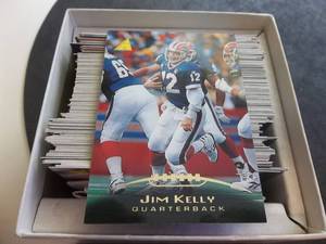1995 Pinnacle Football Cards Approx. 100