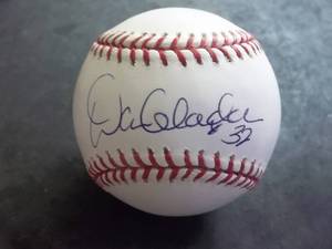 Autographed Baseball Rawlings Dan Gladden #32