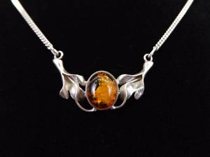 .925 Sterling Silver Amber Cabochon Pendant Necklace