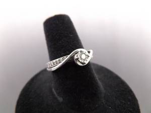 .925 Sterling Silver Diamond Ring Size 6.75