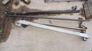 lot 13 image: Lot of miscellaneous vehicle mounts