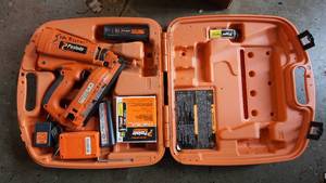 lot 39 image: PASLODE 16 gauge cordless angled finish nailer
