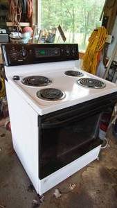 lot 41 image: Kenmore electric rangeworks