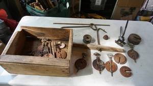 lot 57 image: Miscellaneous man cavegarage lot Including platform scale weights and vintage tools