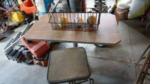 lot 126 image: Dairy Queen style table with hydraulic adjustable height 2 x 3, adjustable Height shop stool, basket with balls