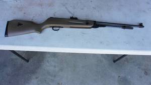 lot 152 image: Pellet gun