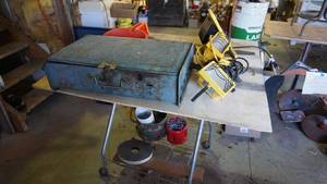 lot 156 image: Miscellaneous lot including utility lights, collapsible carttable on wheels bins of wood screws etc.