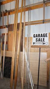 lot 164 image: Miscellaneous carpentersgarage lot including extra long steel pipes, pegboard, trim board etc.