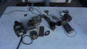 lot 189 image: Assorted water pumps