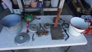 lot 190 image: Variety lot including steel handled pale, vintage iron knobs, metal Christmas tree stand