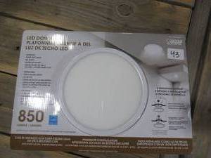 lot 43 image: Feit Electric- LED Downlight