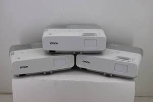 (3) Epson 84 Projectors