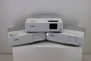 (2) Epson 822 Projectors