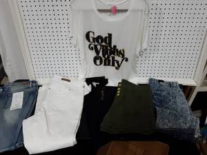 New Juniors Fashions Size 20
