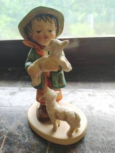 Hummel Shepards Boy With Lambs Figurine
