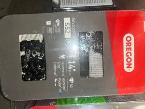 Lot of assorted chainsaw blades