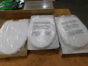 (3) New Elongated Toilet Seats