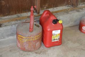 lot 13 image: Lot of Gas Cans