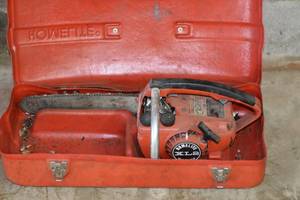 lot 18 image: Homelite Chainsaw