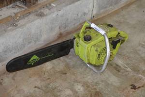 lot 21 image: Poulan 361 Chainsaw