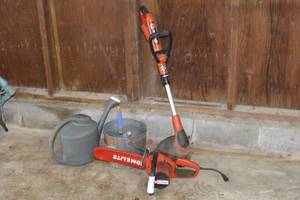 lot 22 image: Lawn Care lot