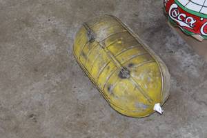 lot 28 image: Air tank
