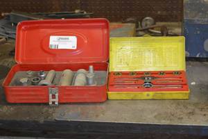 lot 30 image: 2 tool lots