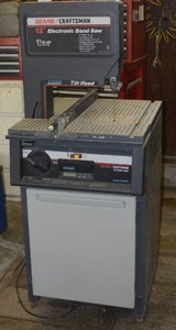 lot 1 image: Craftsman 12-Inch Tilt Head 1-18 h.p. 2-Speed Bandsaw