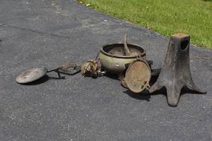 lot 79 image: antique cream separator