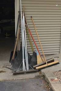 lot 84 image: lot of handheld tools