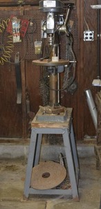 lot 2 image: Central C112 Heavy Duty 5-Speed Drill Press and stand