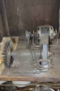 lot 97 image: bench grinder with access pads