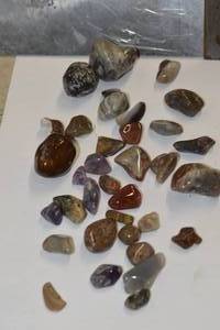 lot 128 image: tumbled stones