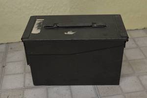 lot 143 image: Tin Carry Case