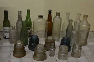 lot 144 image: Vintage Bottles - local from Minneapolis, Saint Paul & La Crosse and Hemingray Isolators