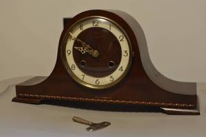 lot 206 image: wind up clock with key tested and working made in germany