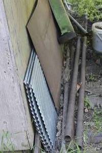 lot 15A image: lot of tin