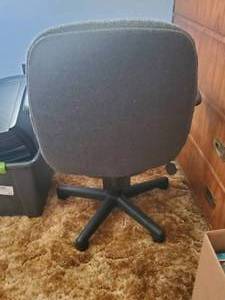 lot 231 image: Computer chair