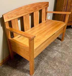 lot 88 image: Gorgeous Wooden Storage Bench