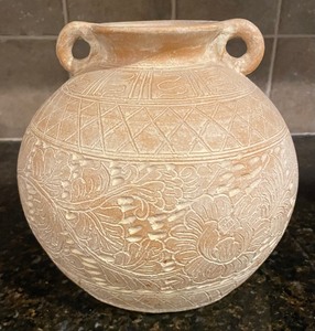 lot 95 image: Two Pretty Pier 1 Vases
